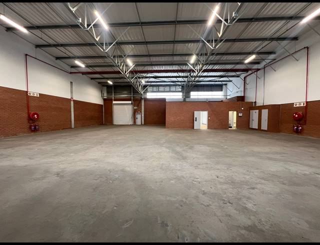 495M² WAREHOUSE TO LET IN HIGHVELD